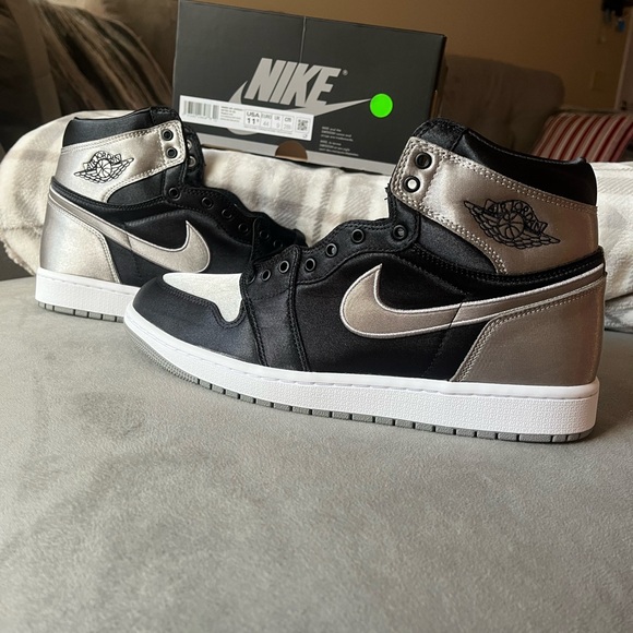 *BRAND NEW W/ BOX* Air Jordan 1 Retro Hi OG Shoes 10 M/ 11.5 W